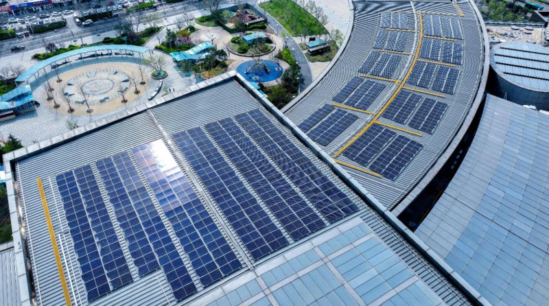 1.2MW！山東商業(yè)綜合體屋頂光伏發(fā)電項(xiàng)目并網(wǎng)發(fā)電