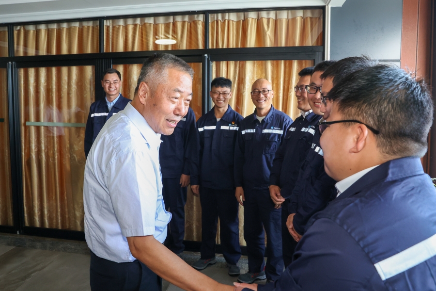 雷鳴山調(diào)研三峽集團(tuán)廣東陽江海上項(xiàng)目