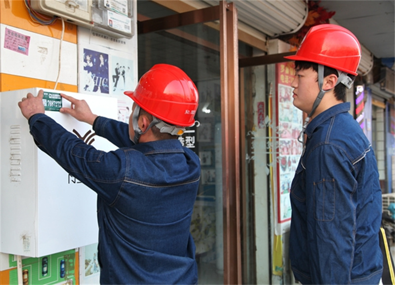 國網(wǎng)蒙城縣供電公司“暖心”服務(wù)確保返鄉(xiāng)人用電無憂