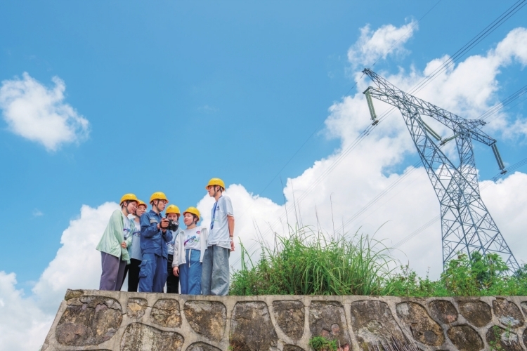 南方電網2024年港澳大學生、臺灣青年暑期實習項目圓滿結束