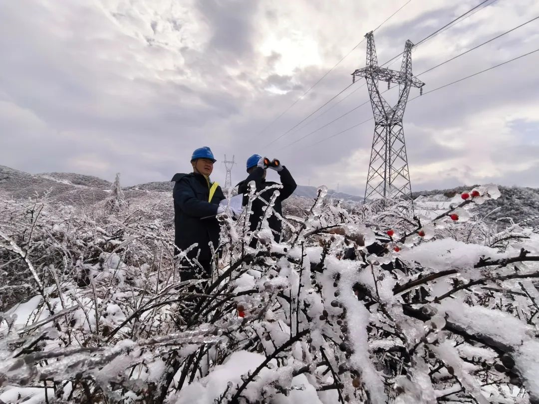南方電網(wǎng)科技抗冰 讓冰雪“看得見、除得掉、防得住”