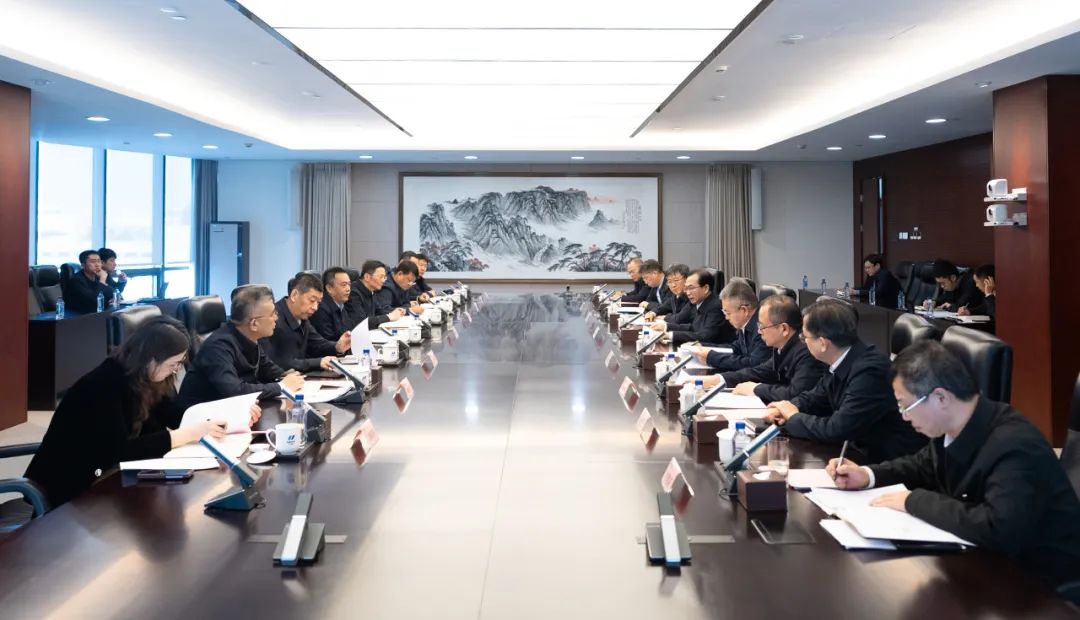 華電集團董事長江毅、總經(jīng)理葉向東與哈電集團董事長曹志安、總經(jīng)理黃偉舉行會談