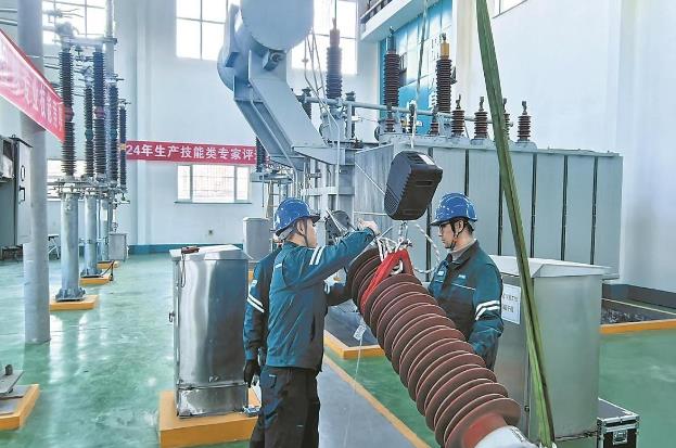 山西晉城供電研制組合器具，變壓器高壓套管吊裝無須登高