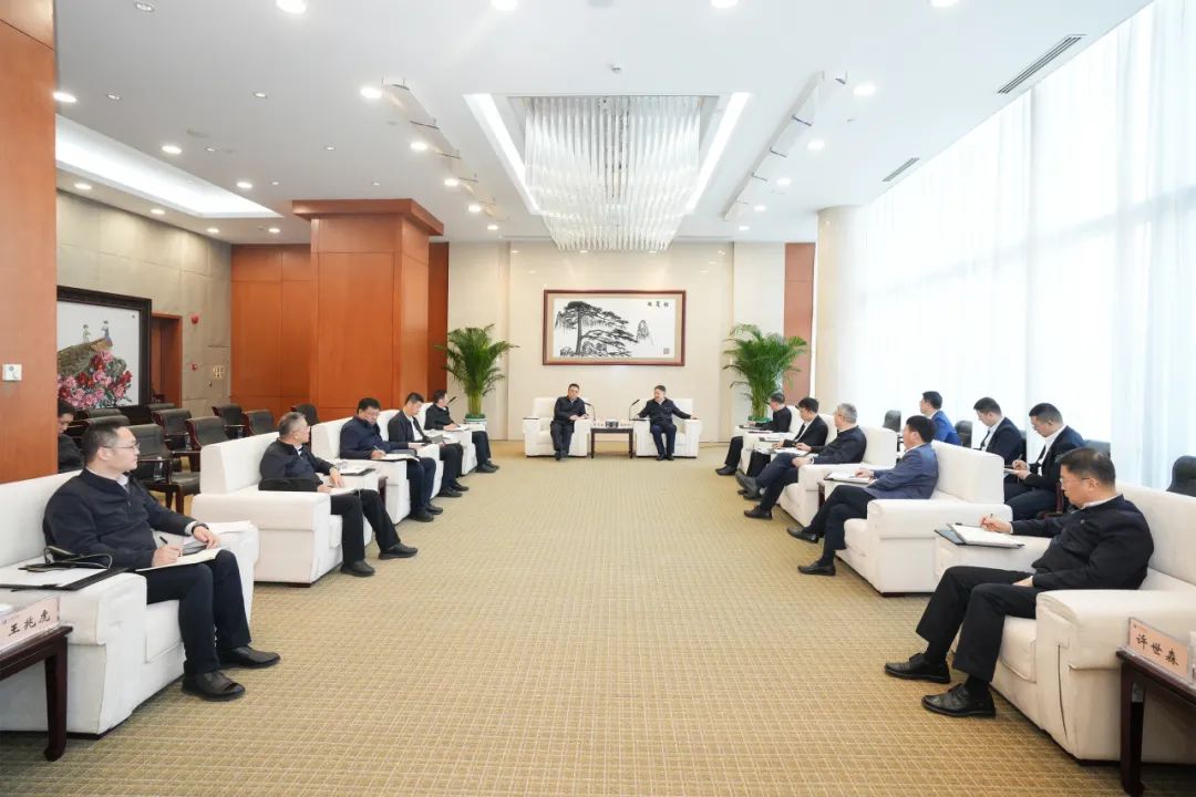 華能集團(tuán)董事長溫樞剛、總經(jīng)理張文峰會見哈電集團(tuán)董事長曹志安、總經(jīng)理黃偉